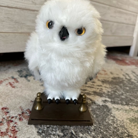 Wizarding World Harry Potter Enchanting Hedwig with over 15 Sounds & Movements - Picture 1 of 15